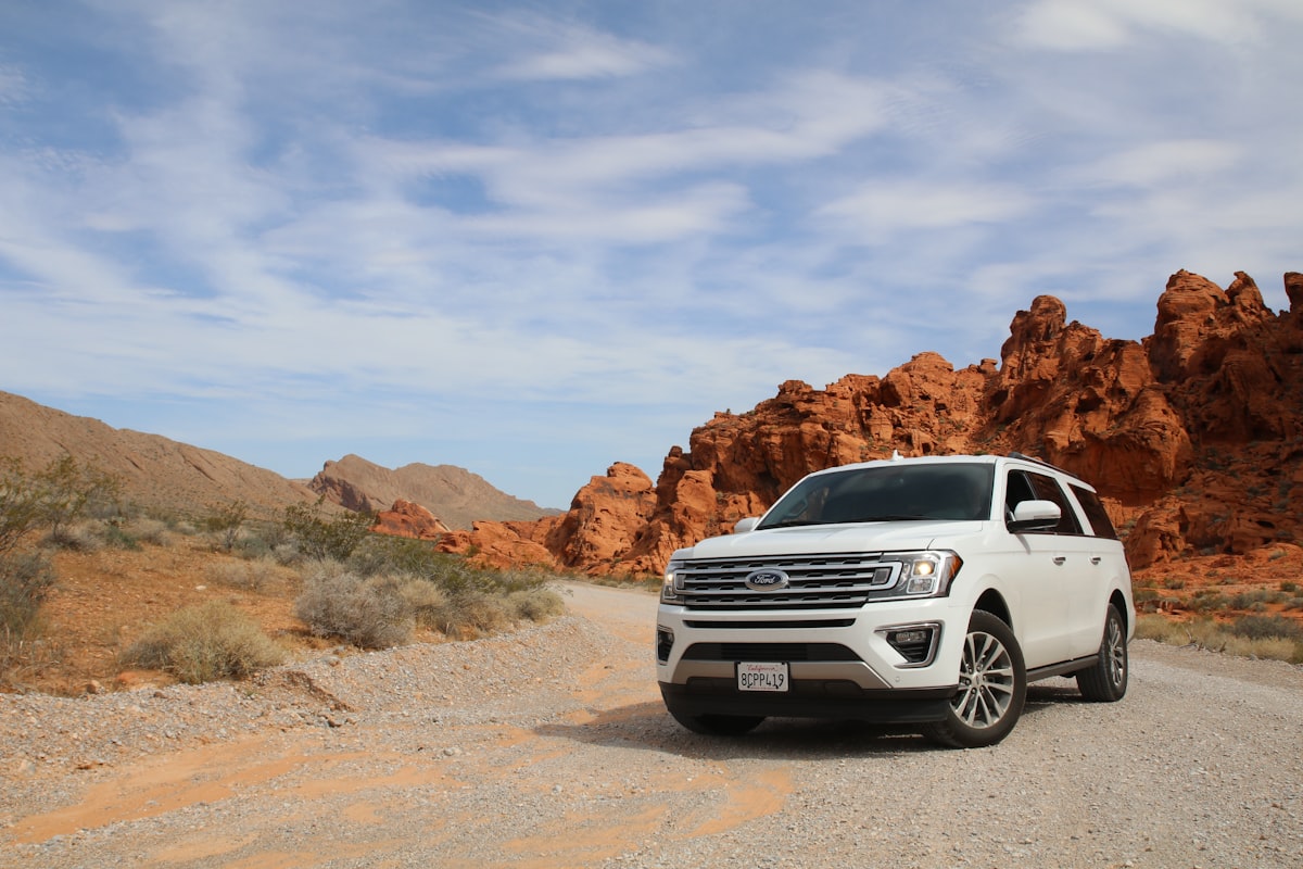 USA Road Trip Car Rental Guide: Highways, Insurance & Hidden Fees